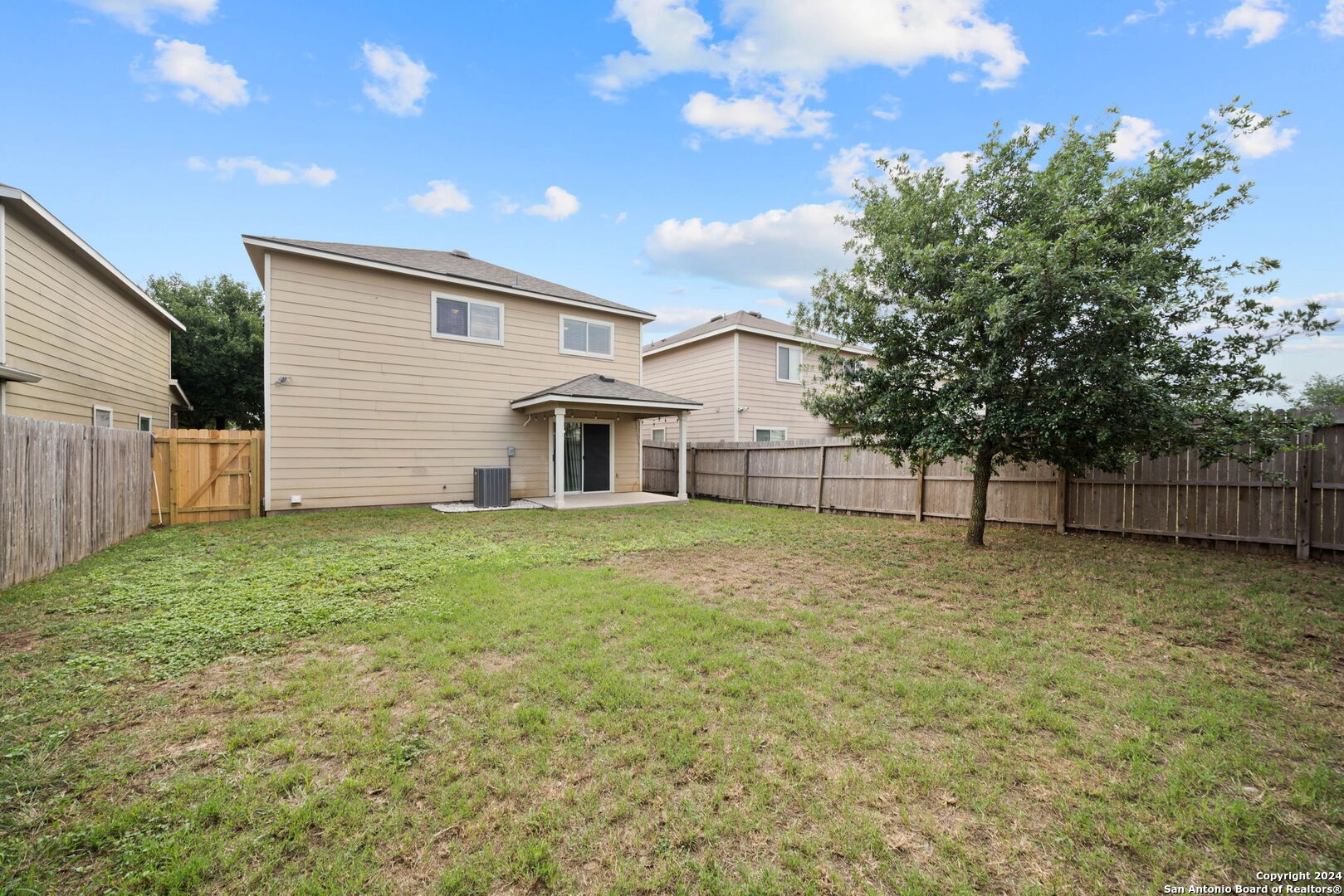 main property photo 30