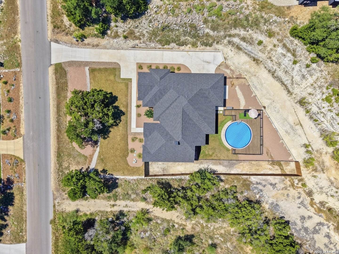 main property photo 41