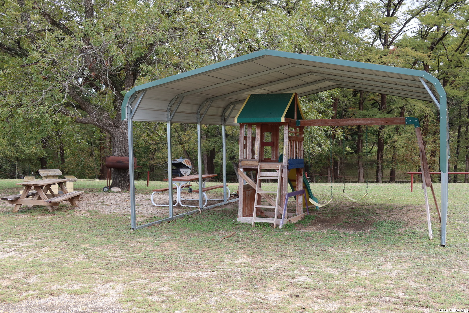 main property photo 17