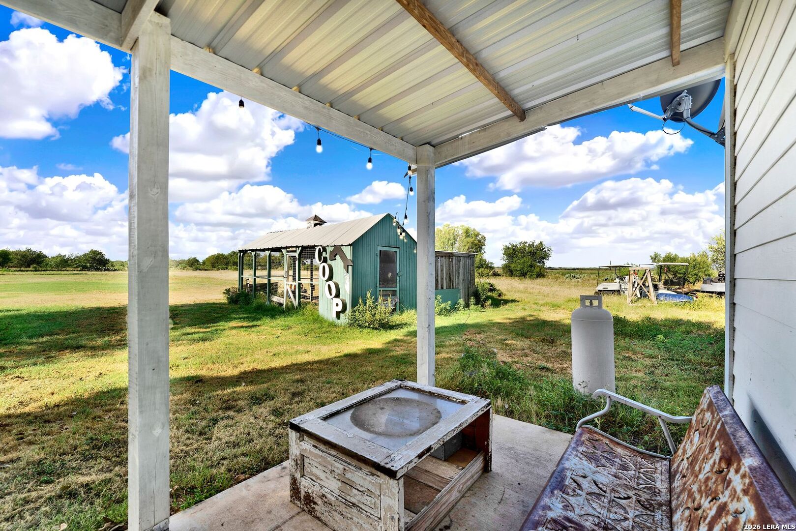 main property photo 40