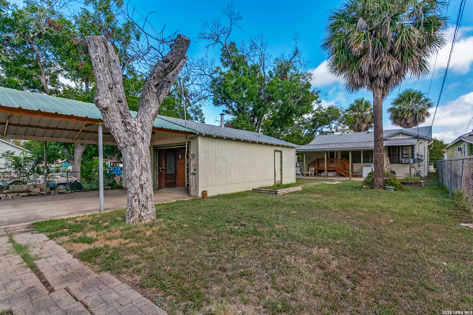 main property photo 23