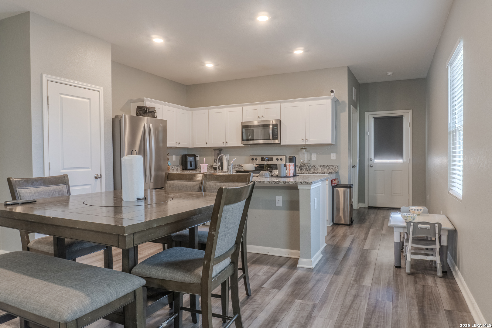 main property photo 7