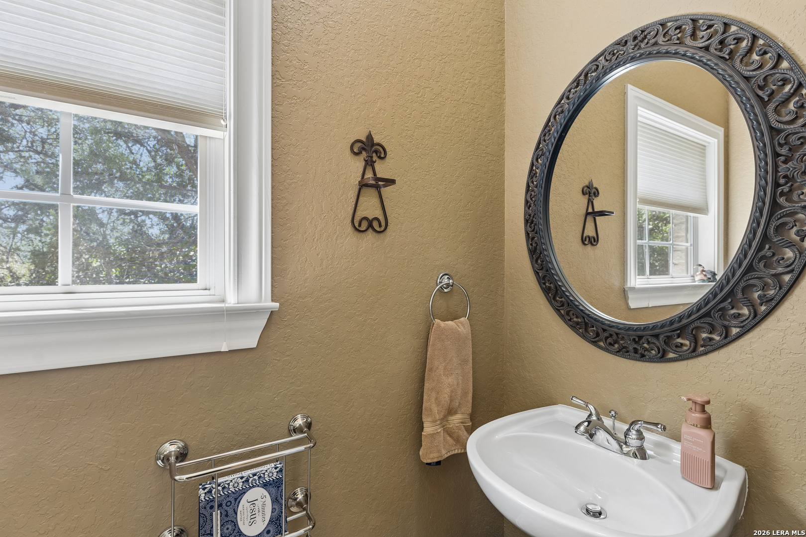 main property photo 32