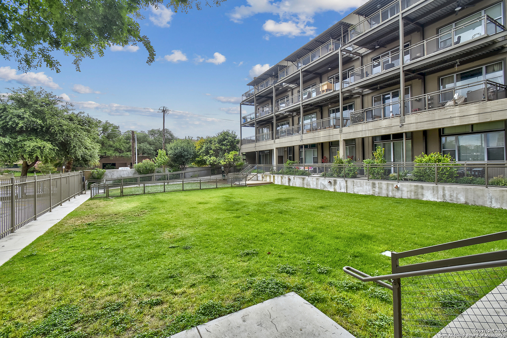 main property photo 14