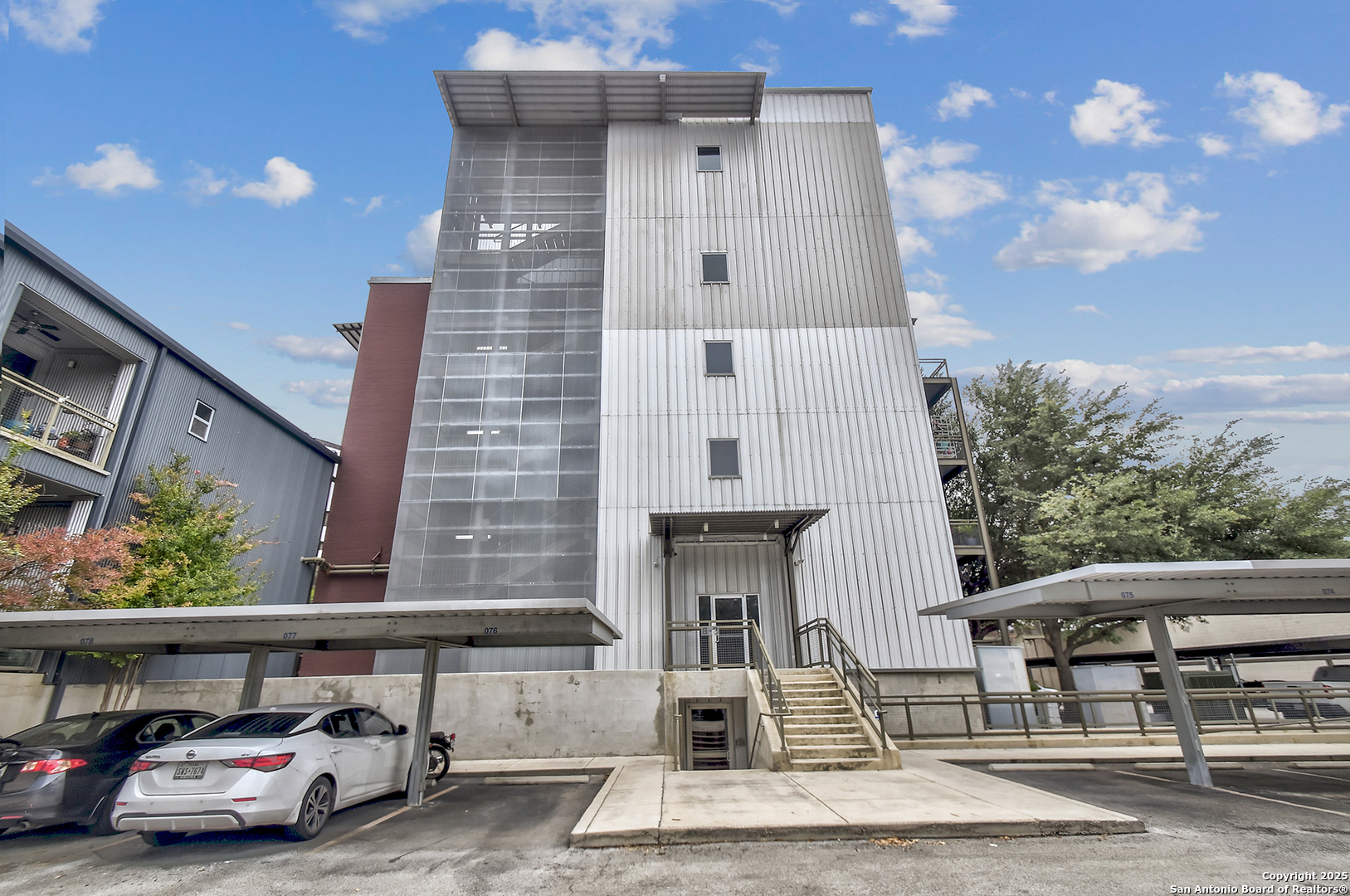 main property photo 23