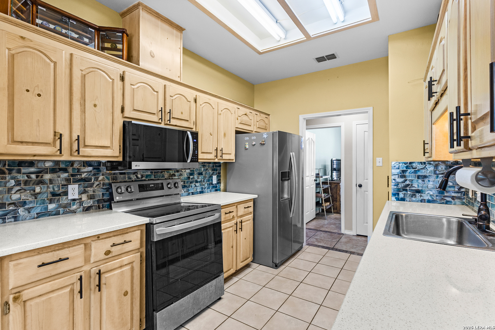 main property photo 10