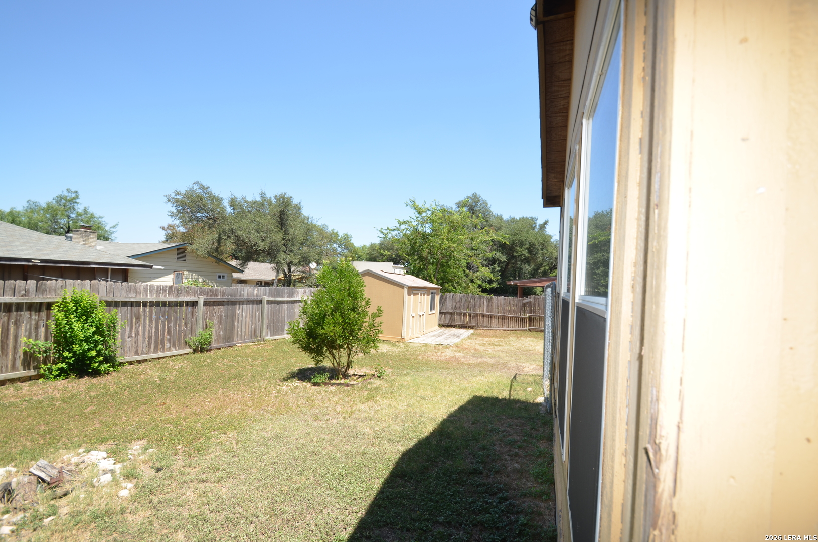 main property photo 28