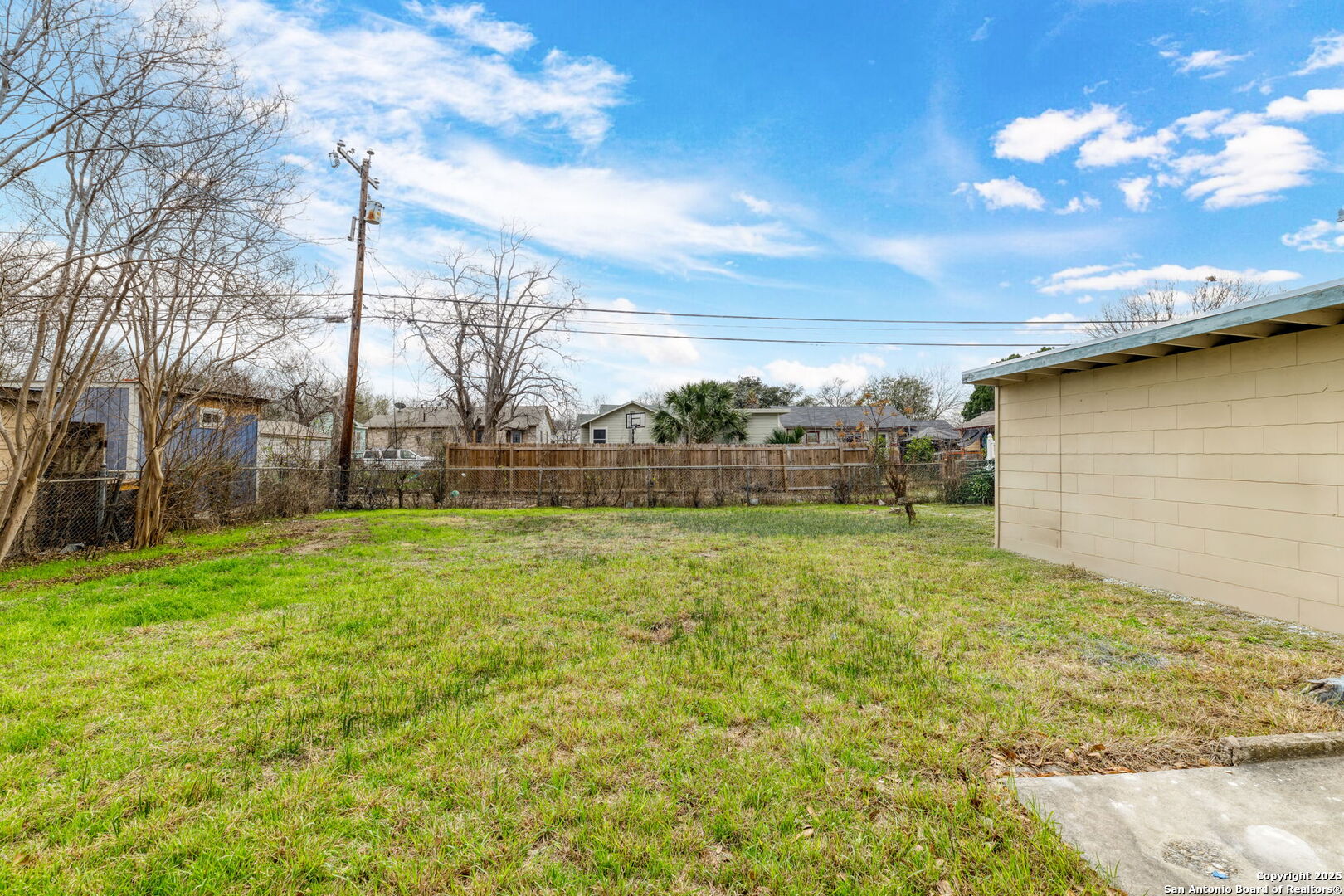 main property photo 14