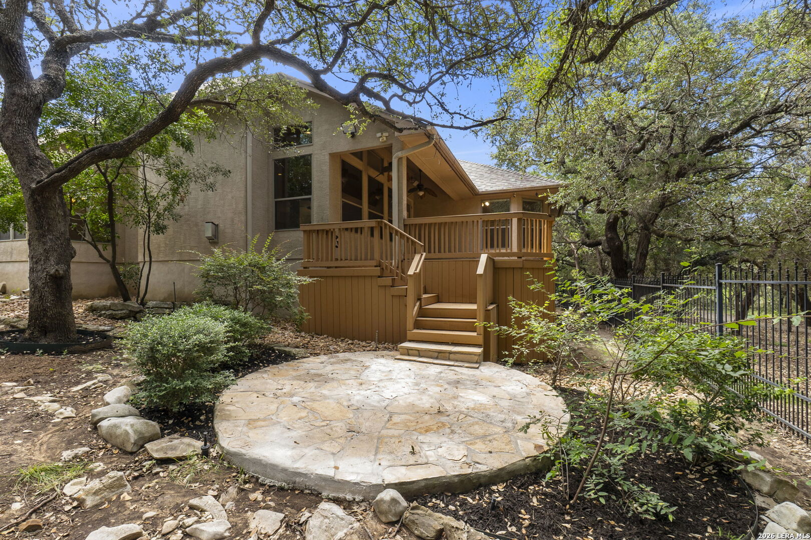 main property photo 30