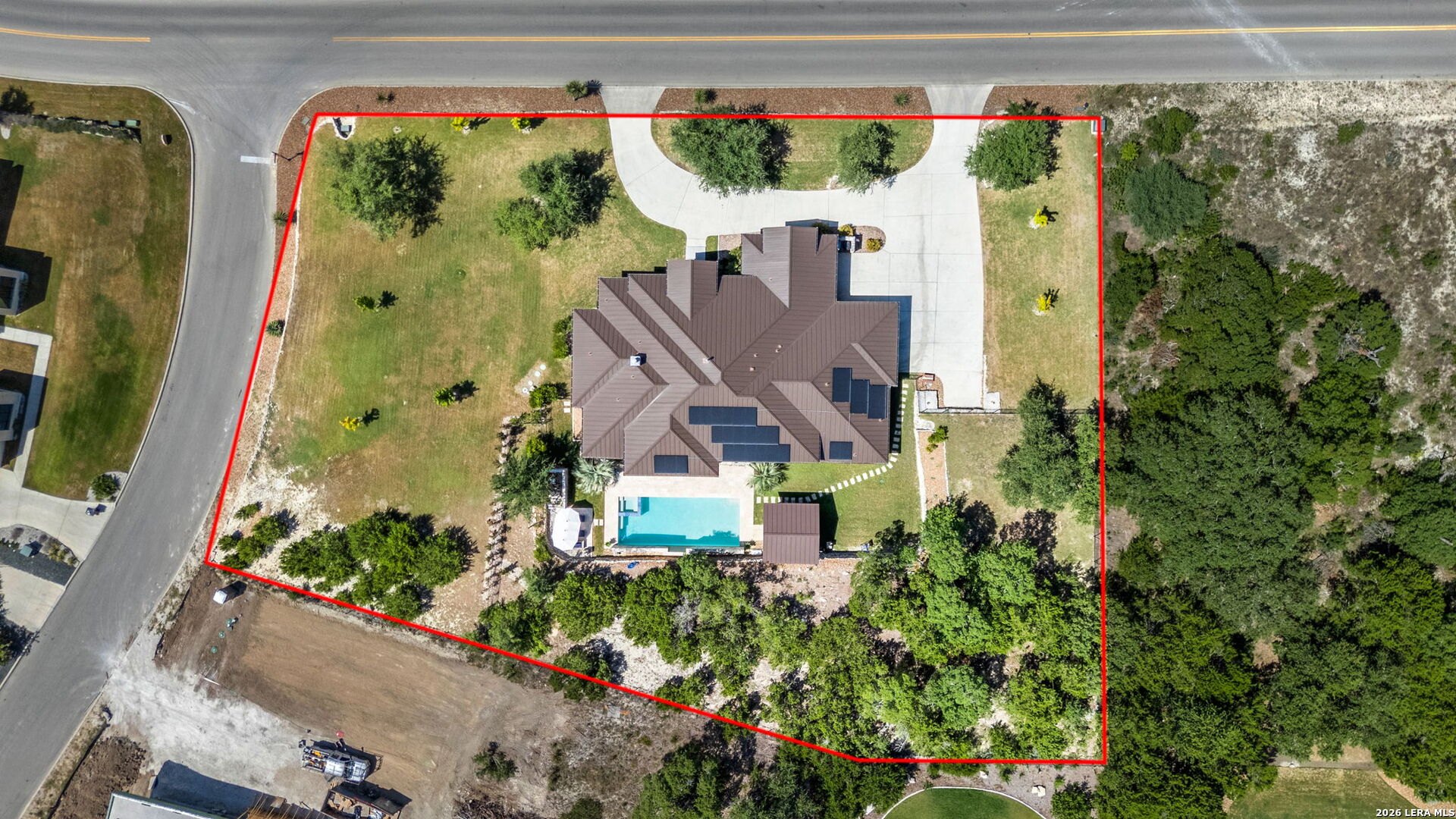 main property photo 34