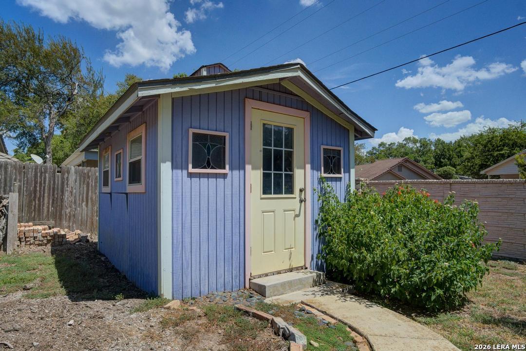 main property photo 40