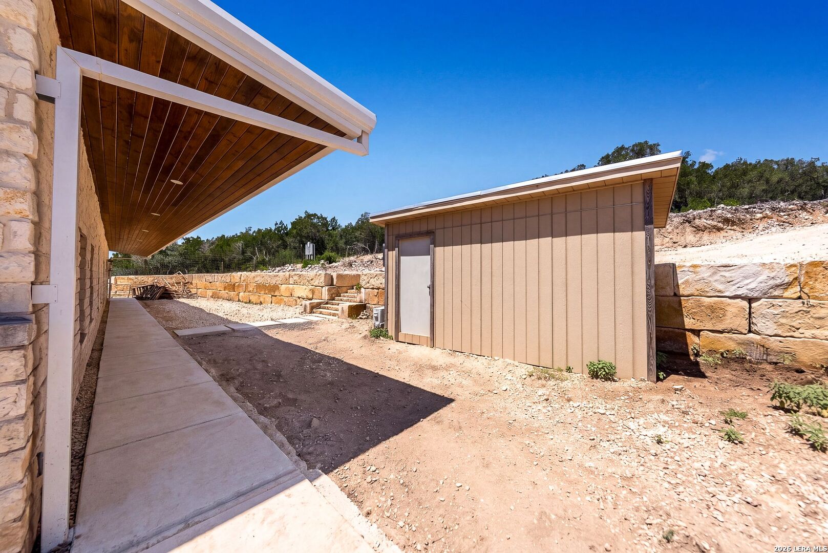 main property photo 47