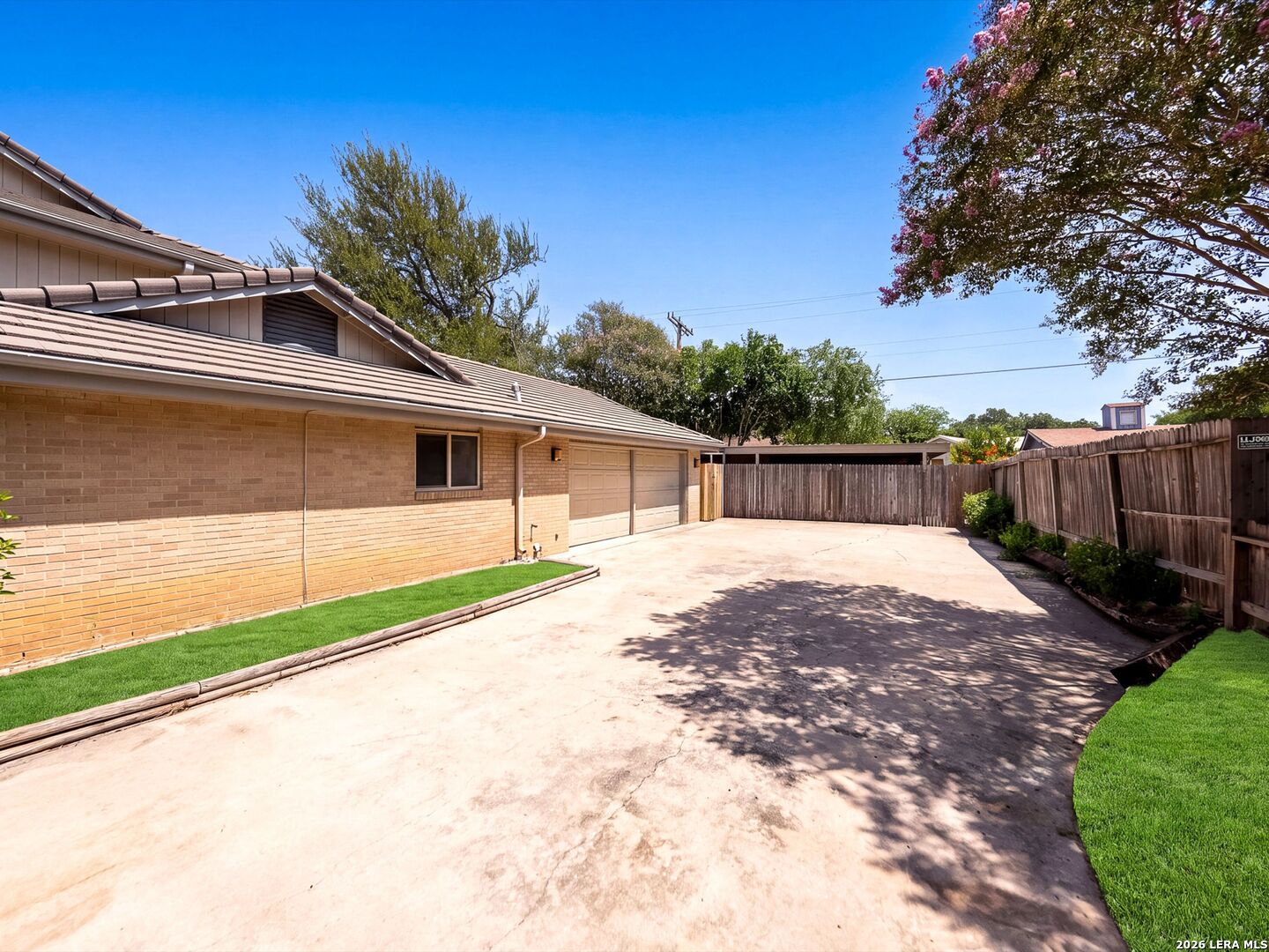 main property photo 51
