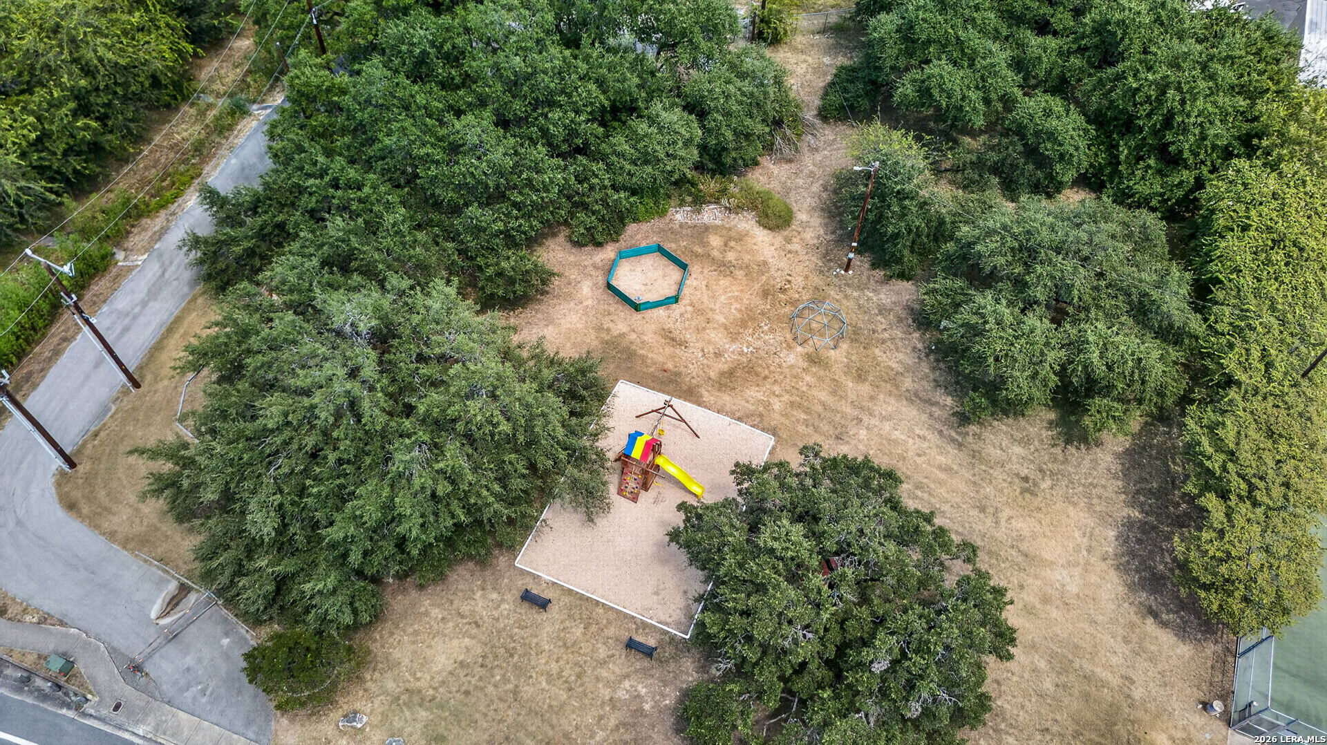 main property photo 45