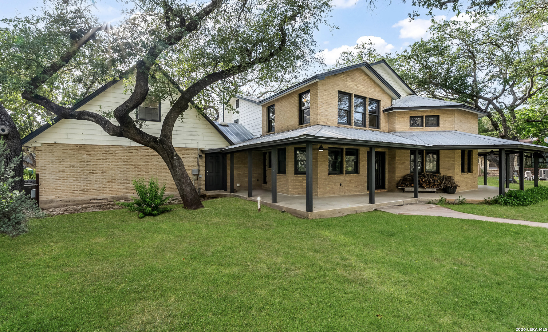 main property photo 18