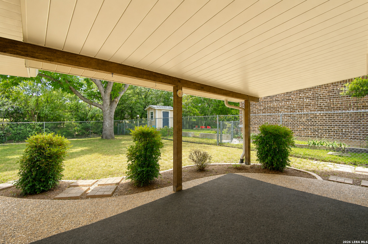 main property photo 32