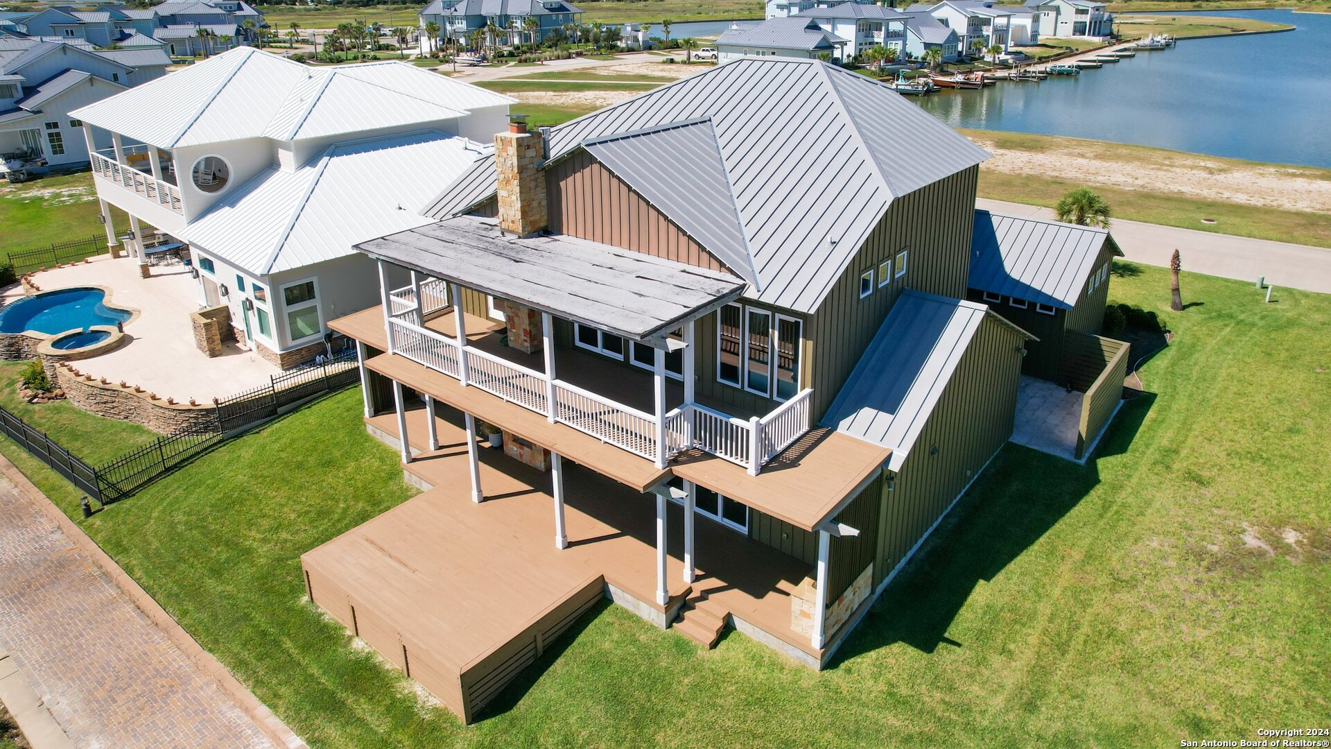 main property photo 19
