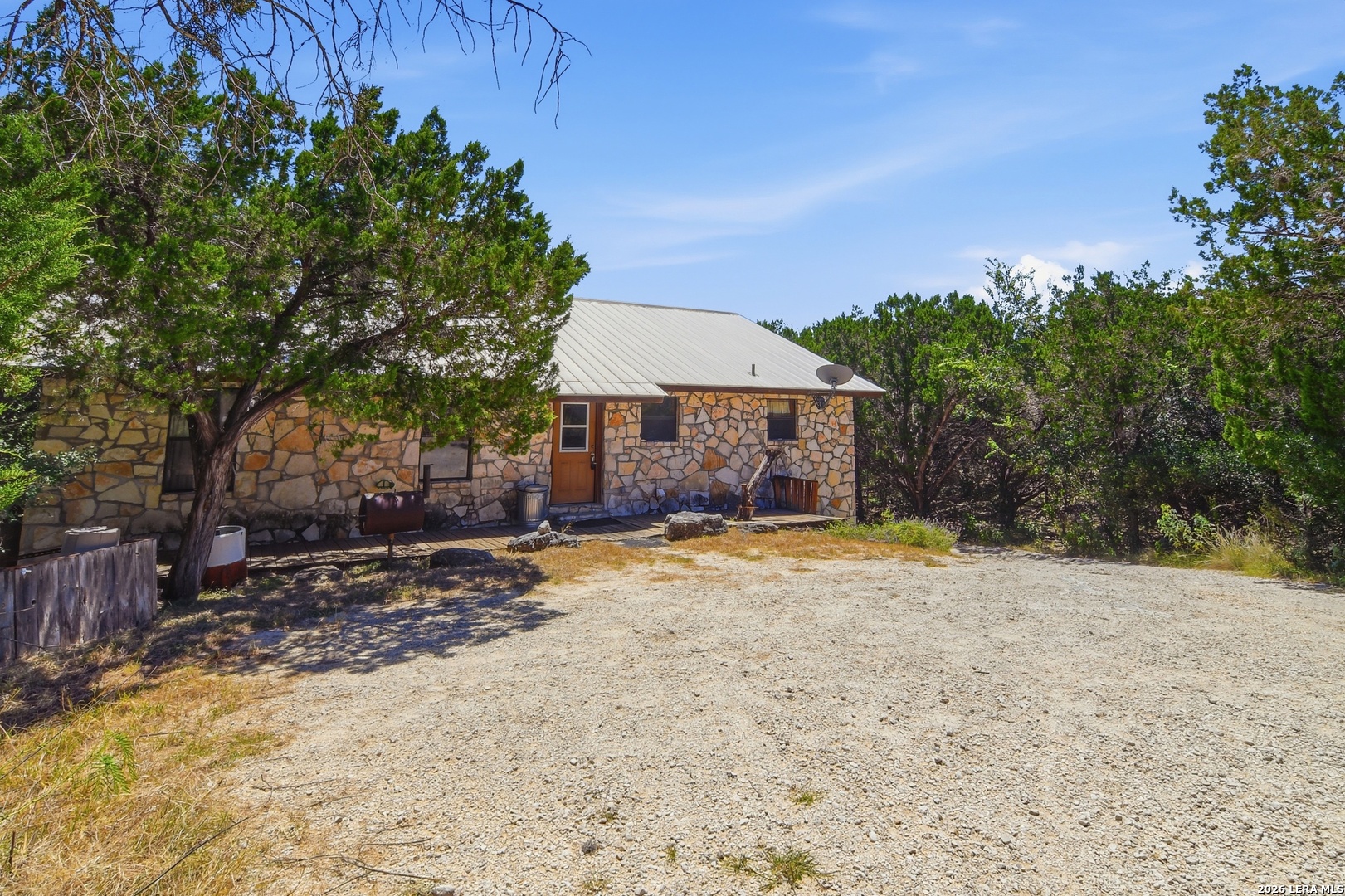 main property photo 27