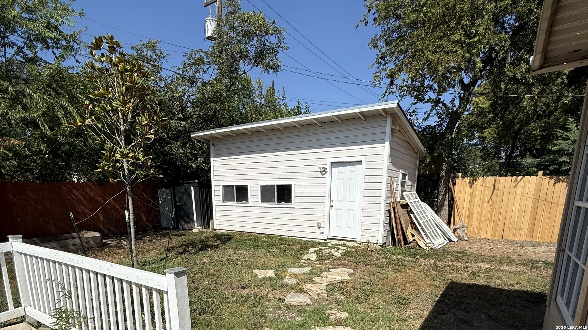 main property photo 23