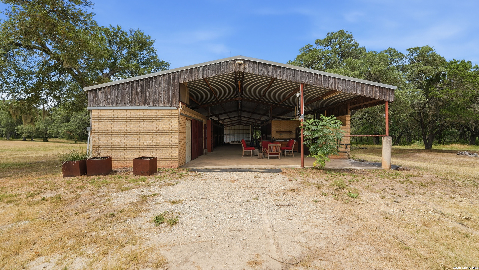 main property photo 22
