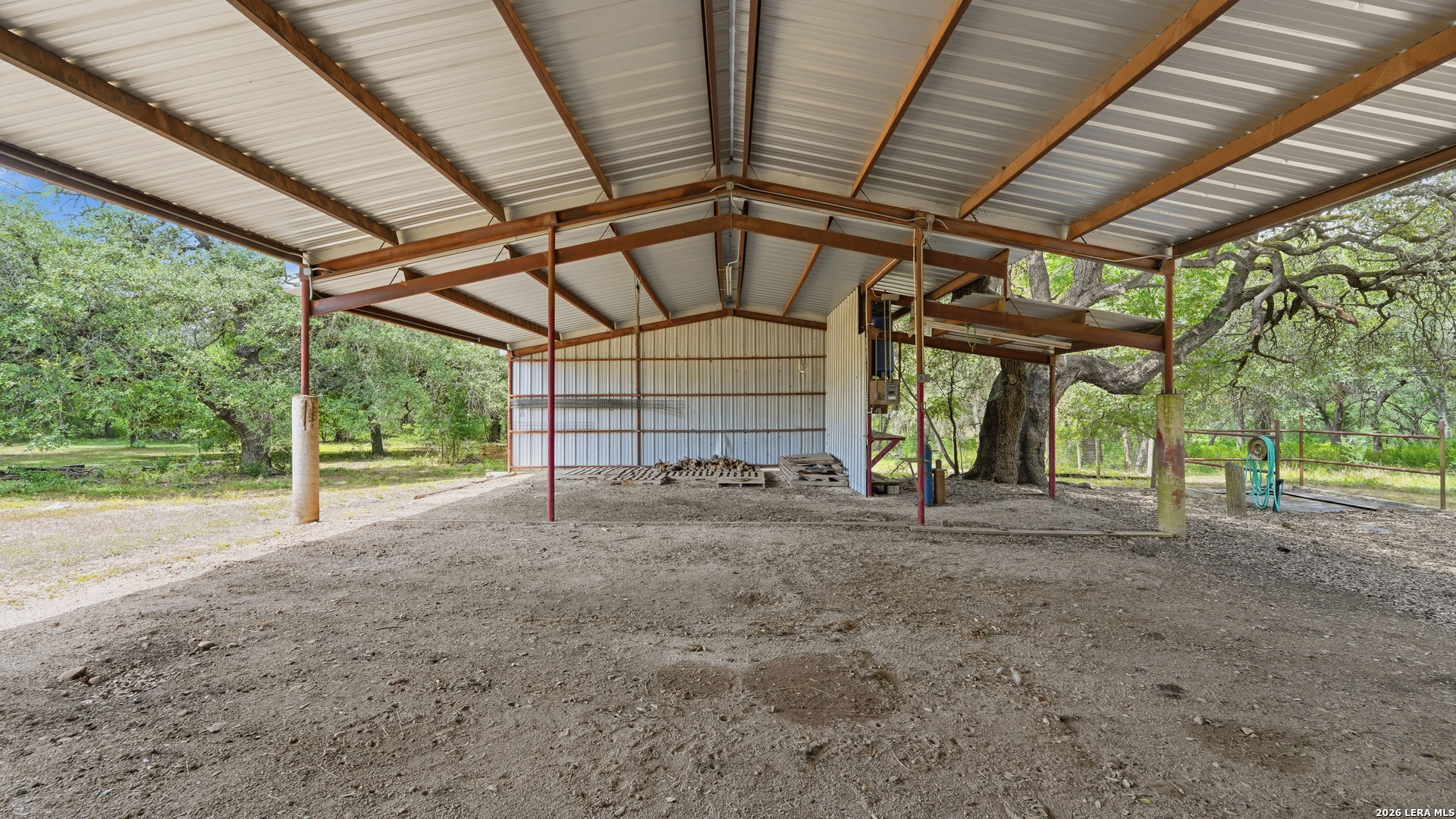 main property photo 26