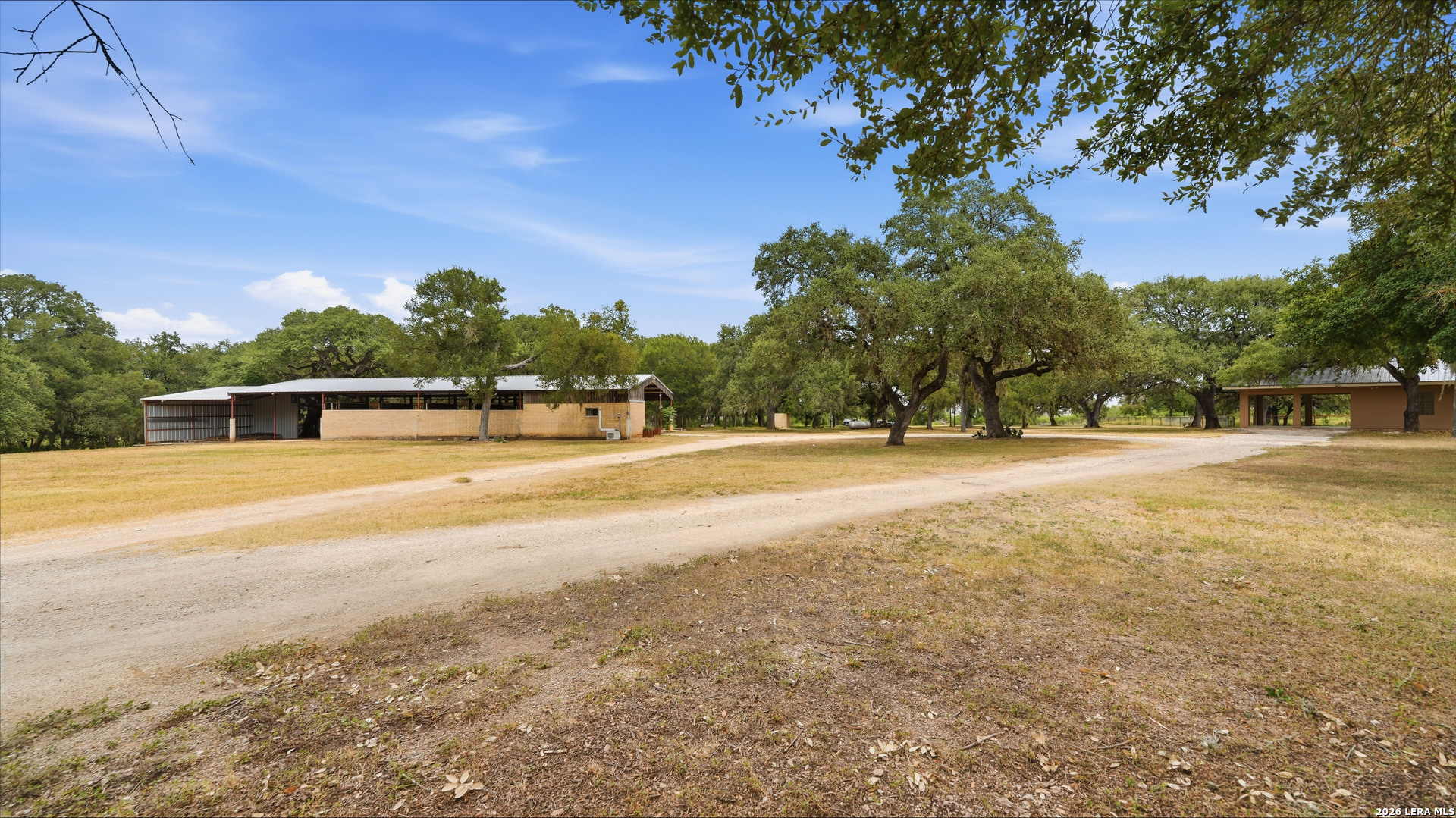 main property photo 28