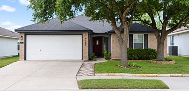 image of property with 3 Bed | 2 Bath | 1,208 Sqft