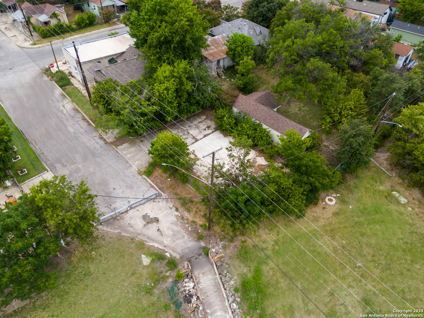 main property photo 11