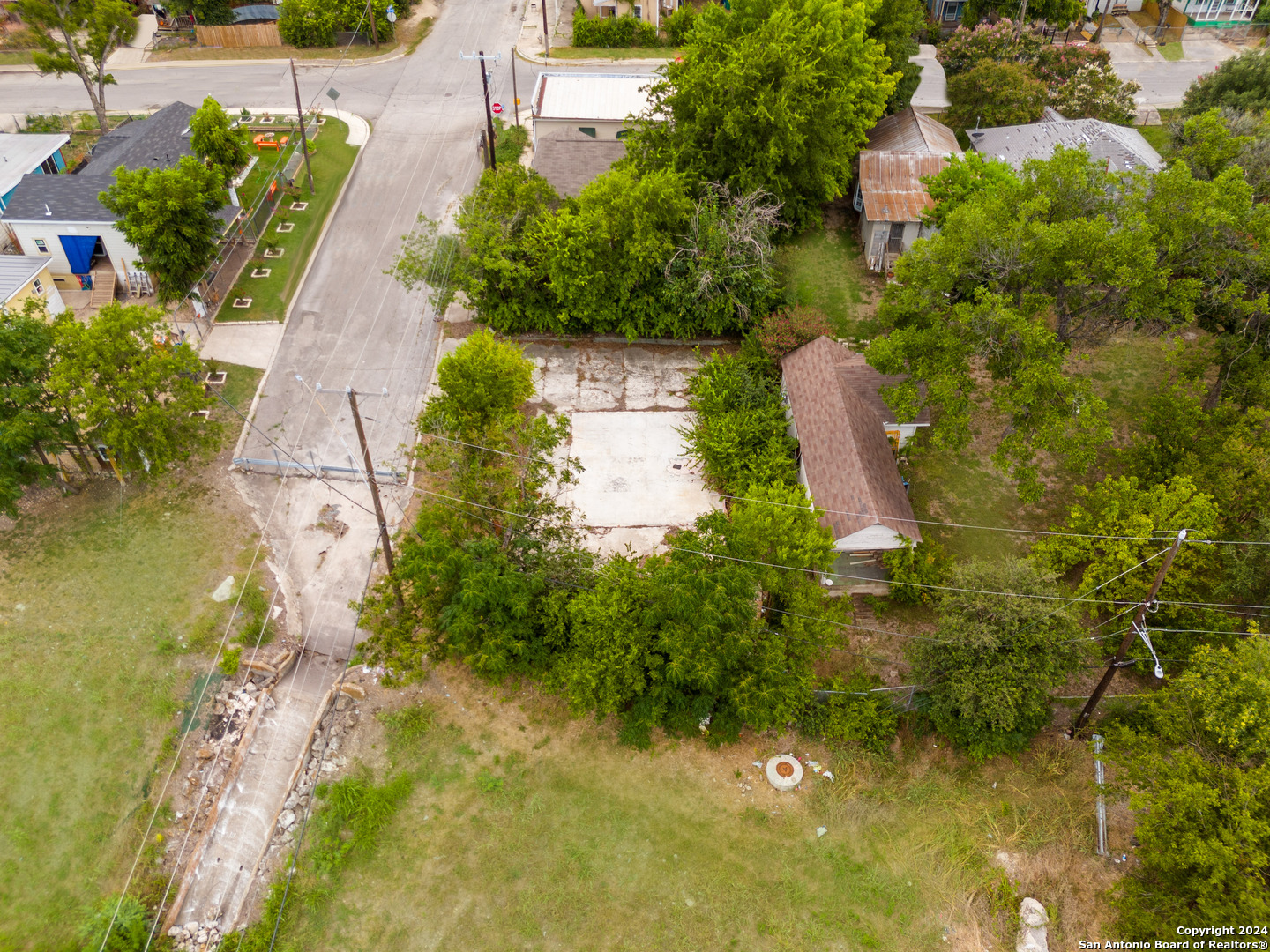 main property photo 12