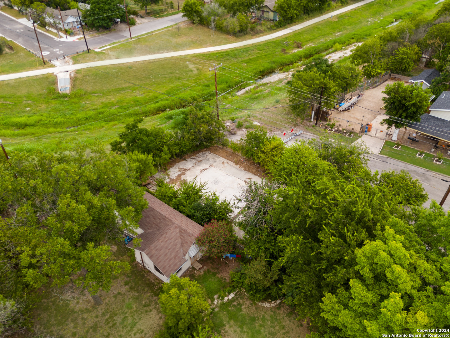 main property photo 3
