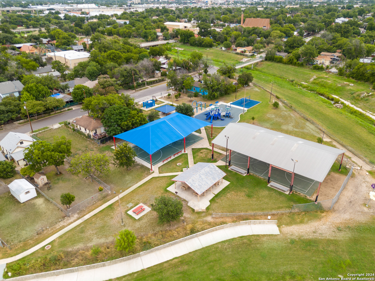 main property photo 8