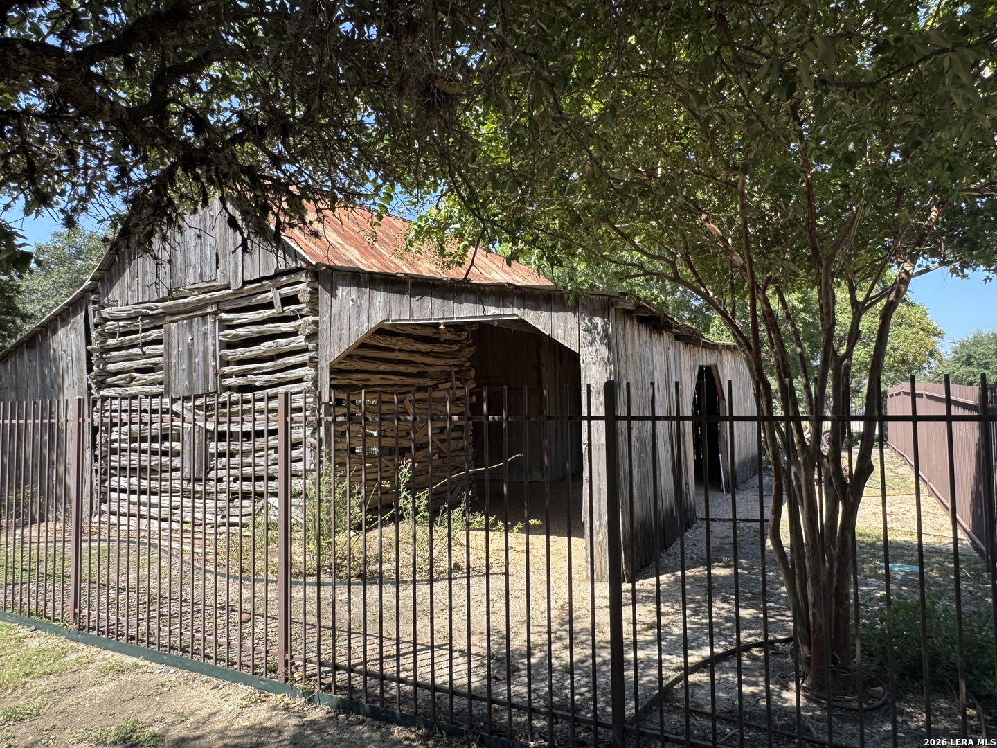 main property photo 34