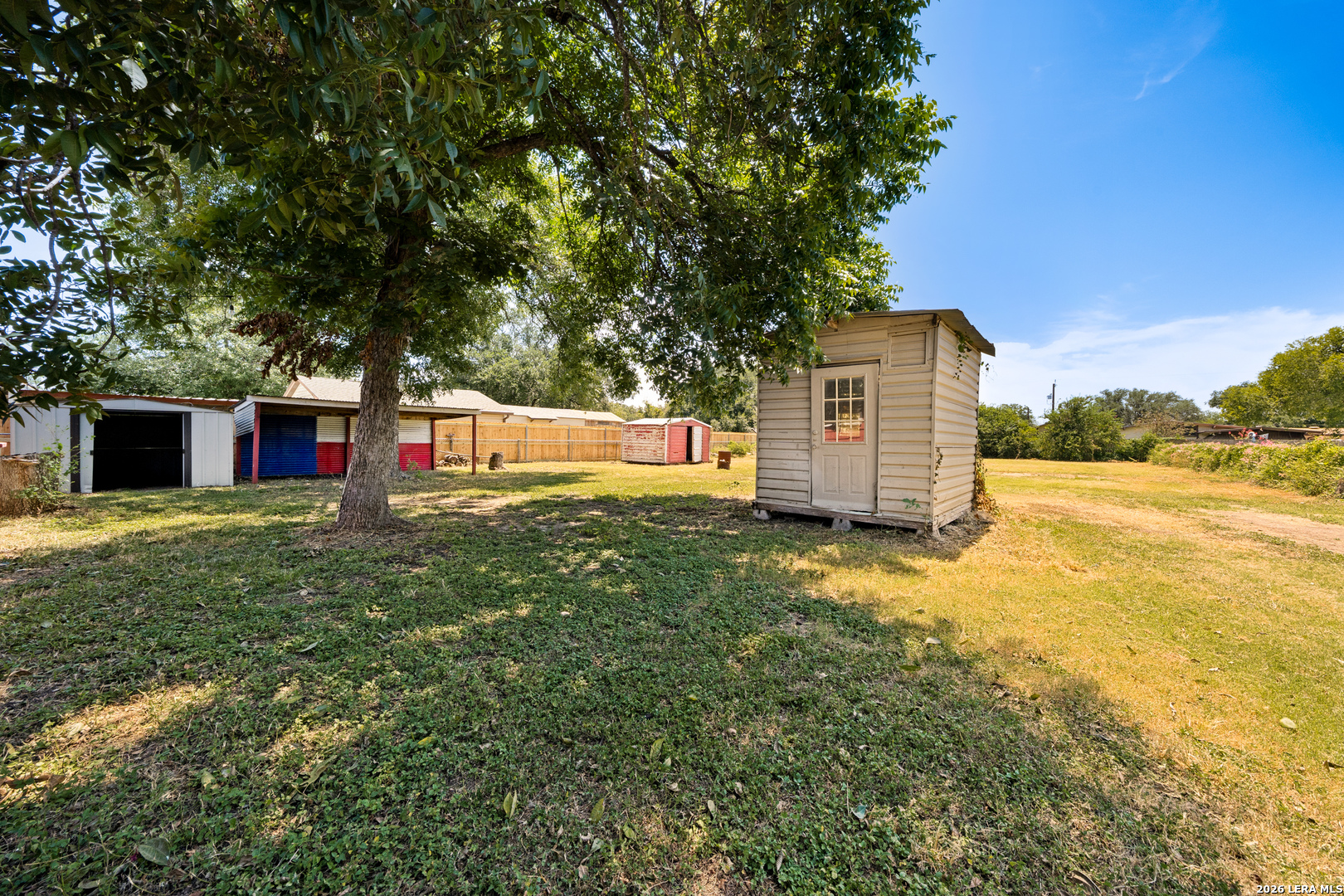 main property photo 17