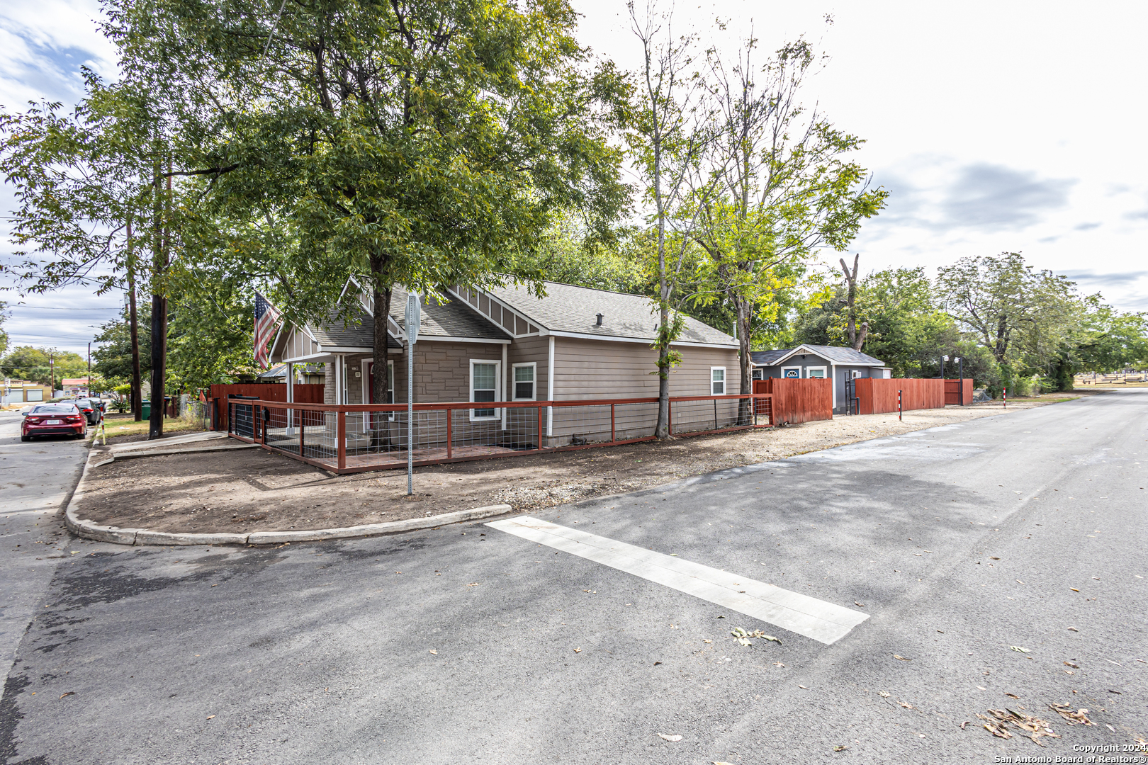 main property photo 24