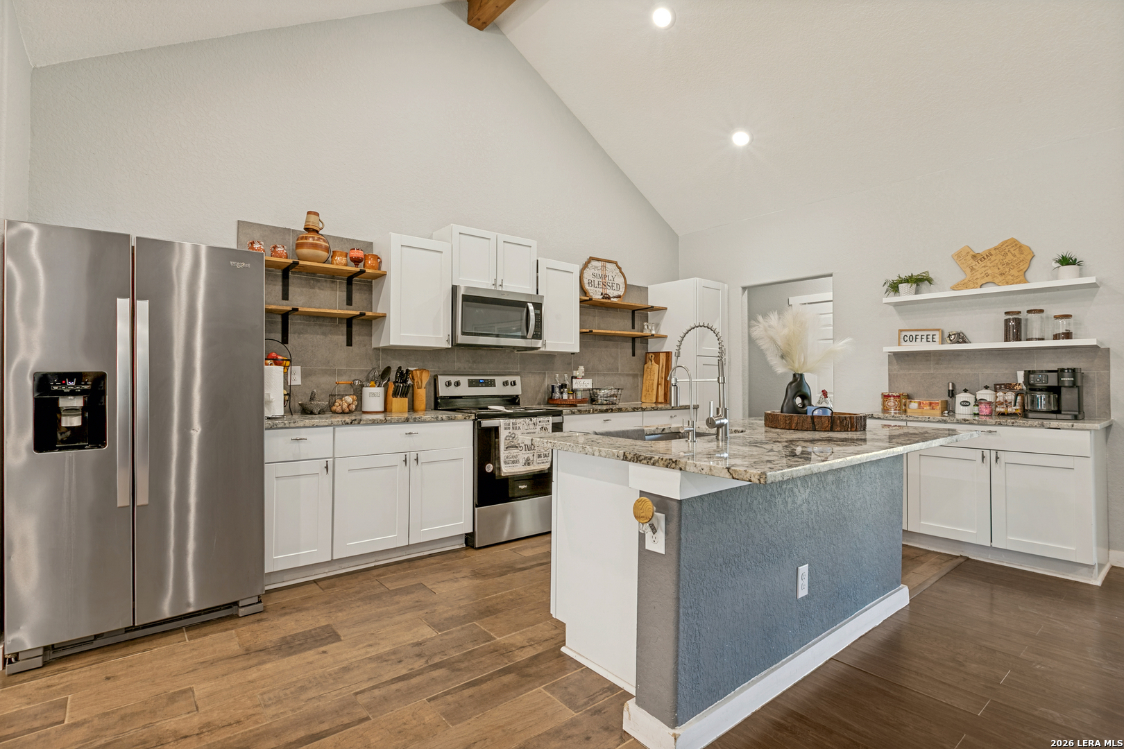 main property photo 14