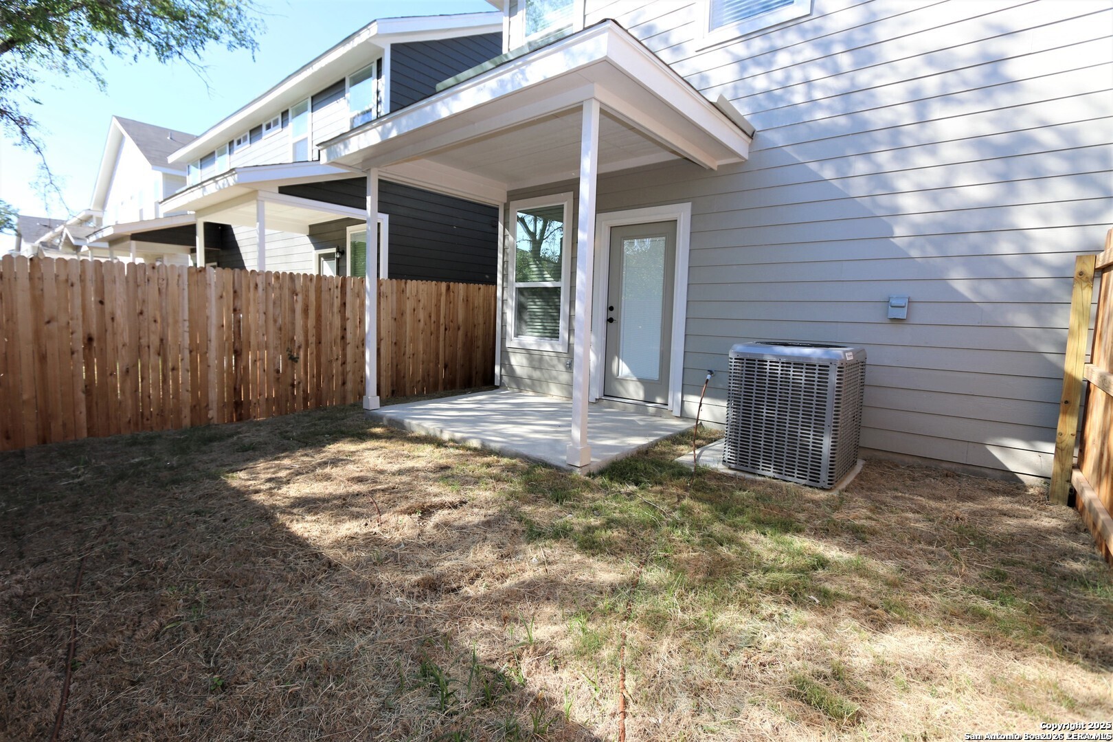main property photo 30