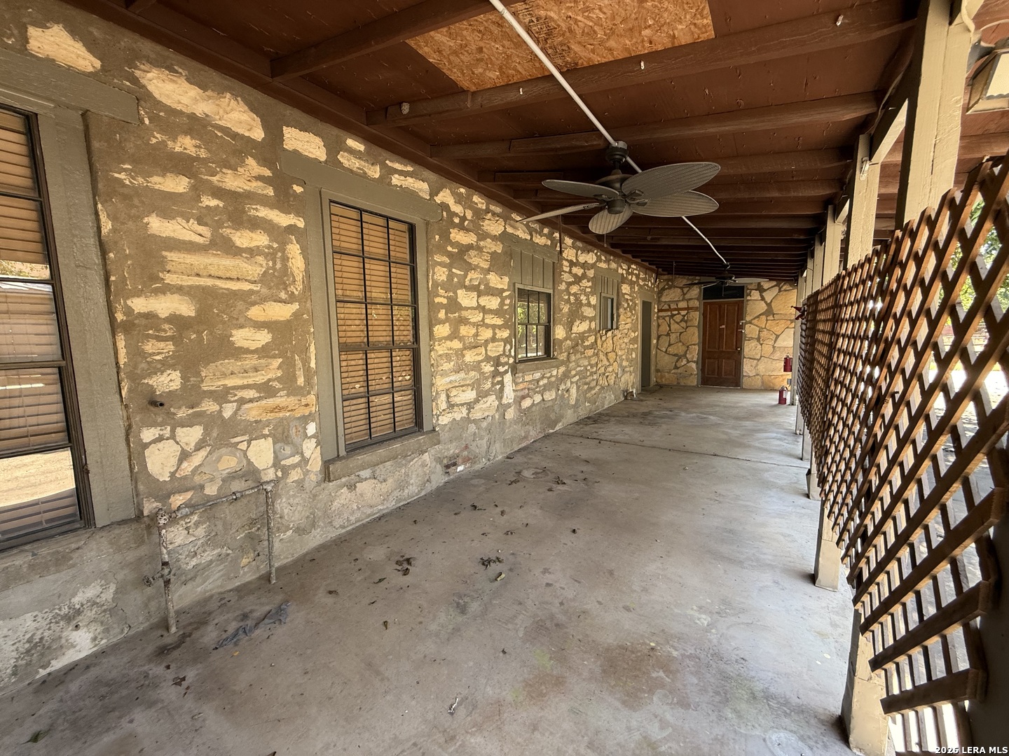 main property photo 28
