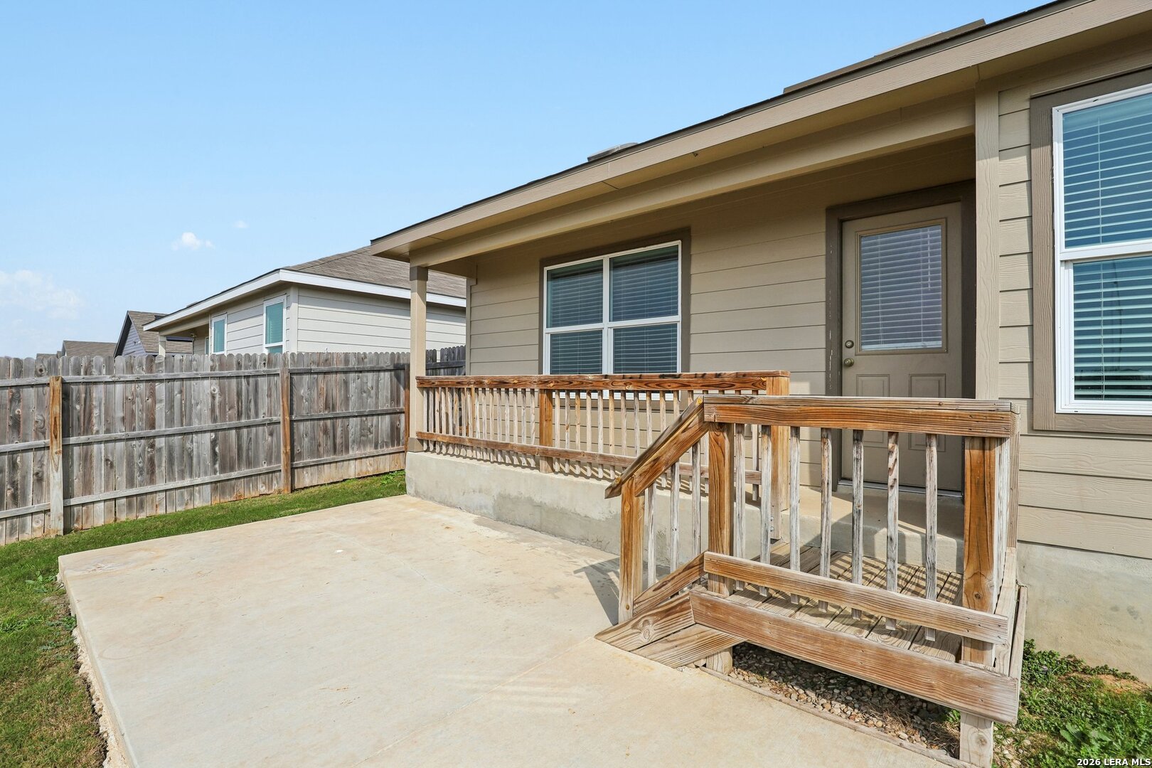 main property photo 30
