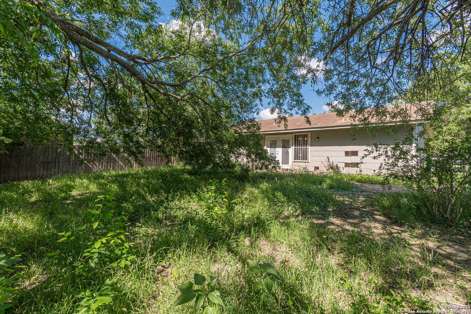 main property photo 13