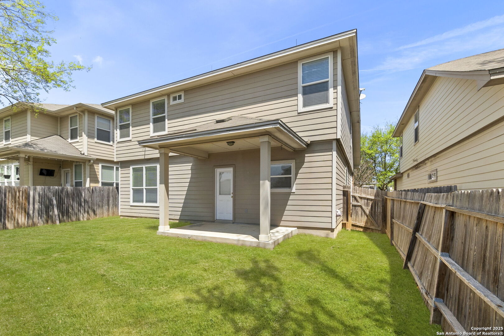 main property photo 23