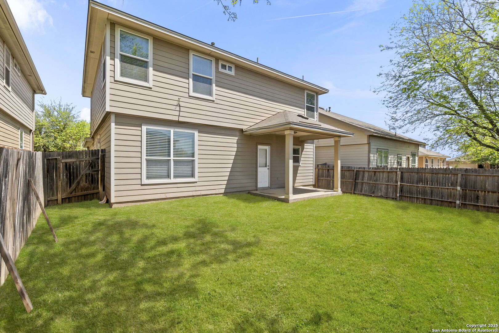 main property photo 24