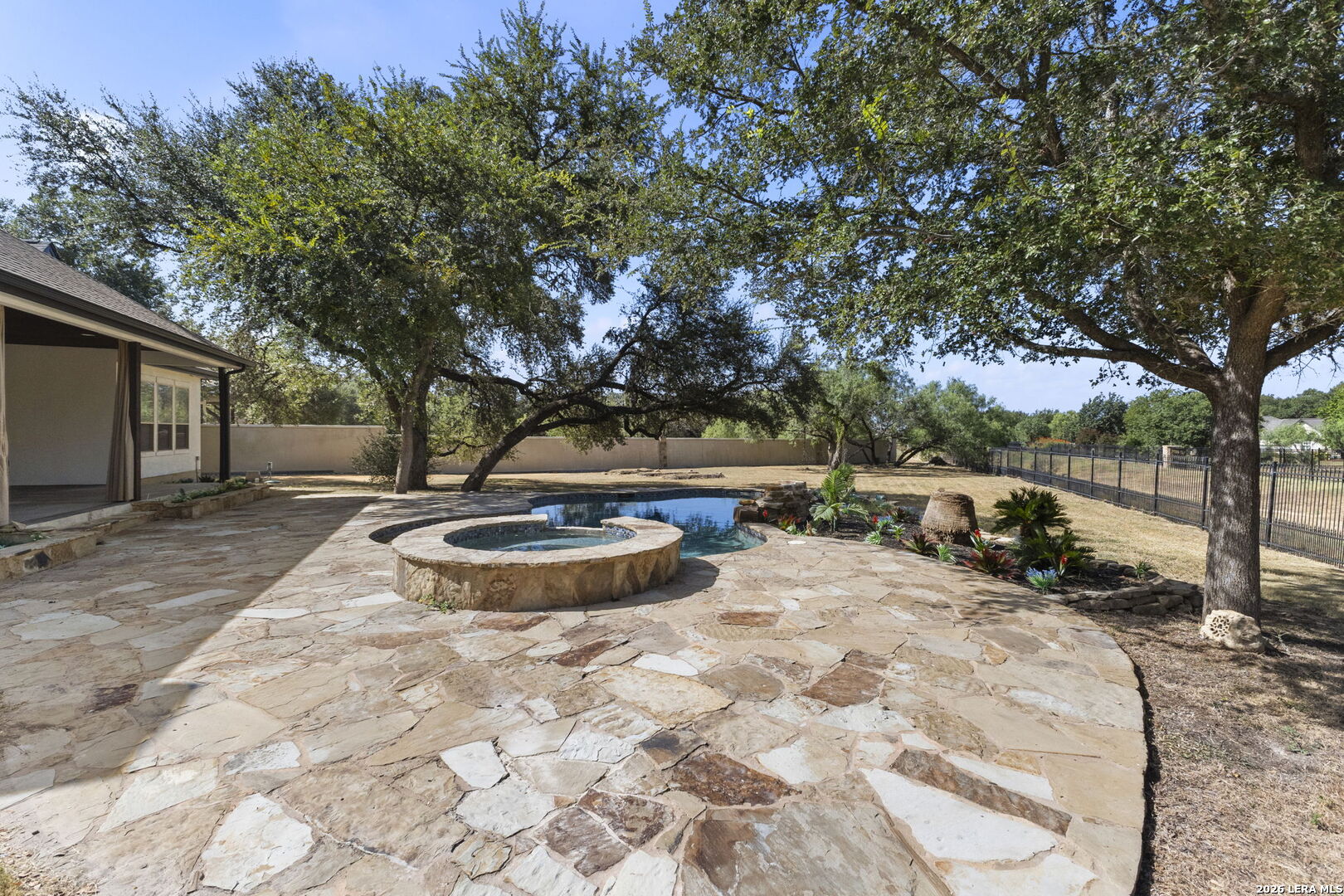 main property photo 27