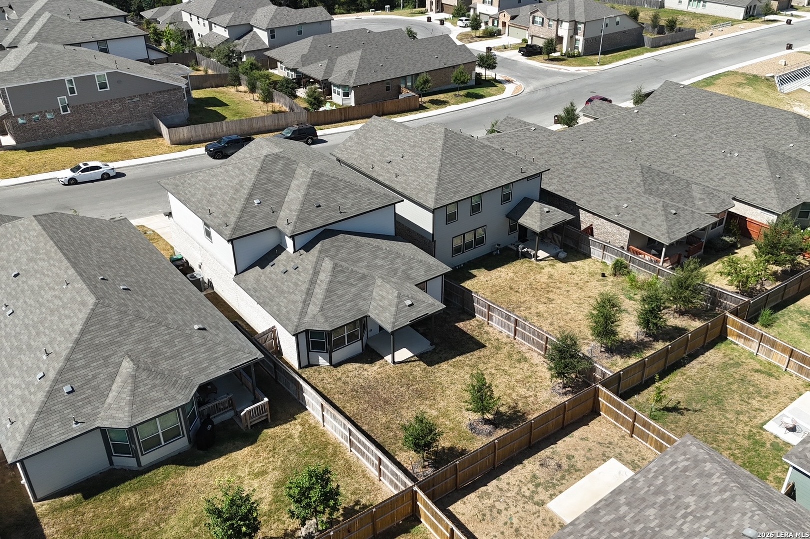 main property photo 28