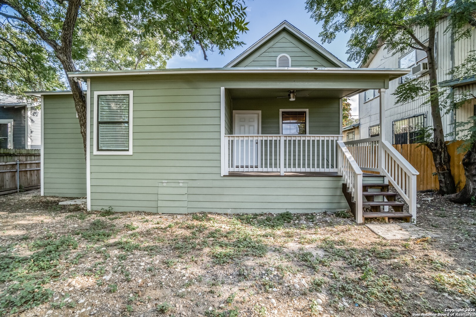 main property photo 18