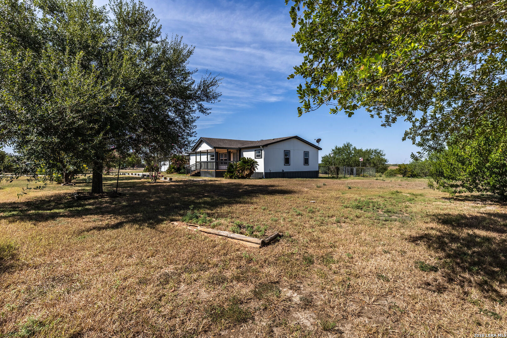 main property photo 28