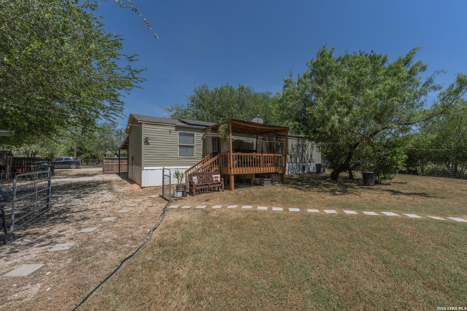 main property photo 25