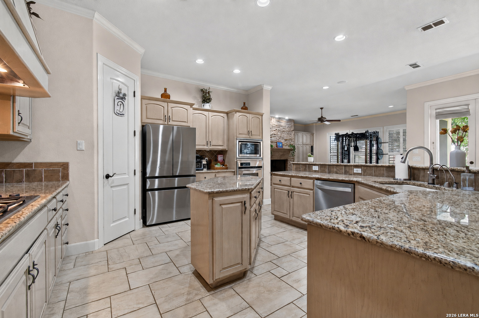 main property photo 19