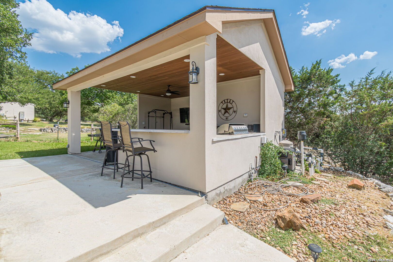 main property photo 81