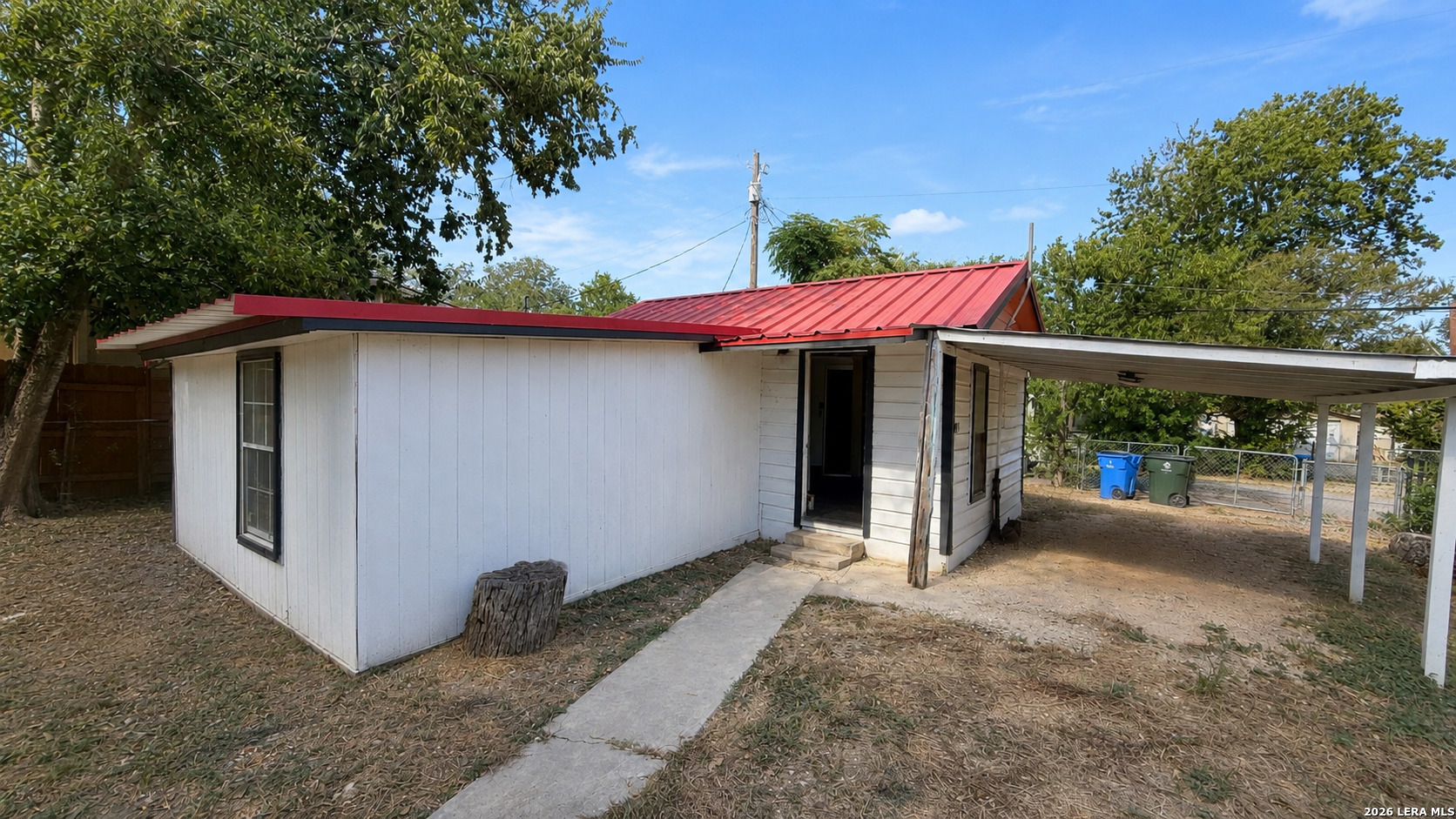 main property photo 5