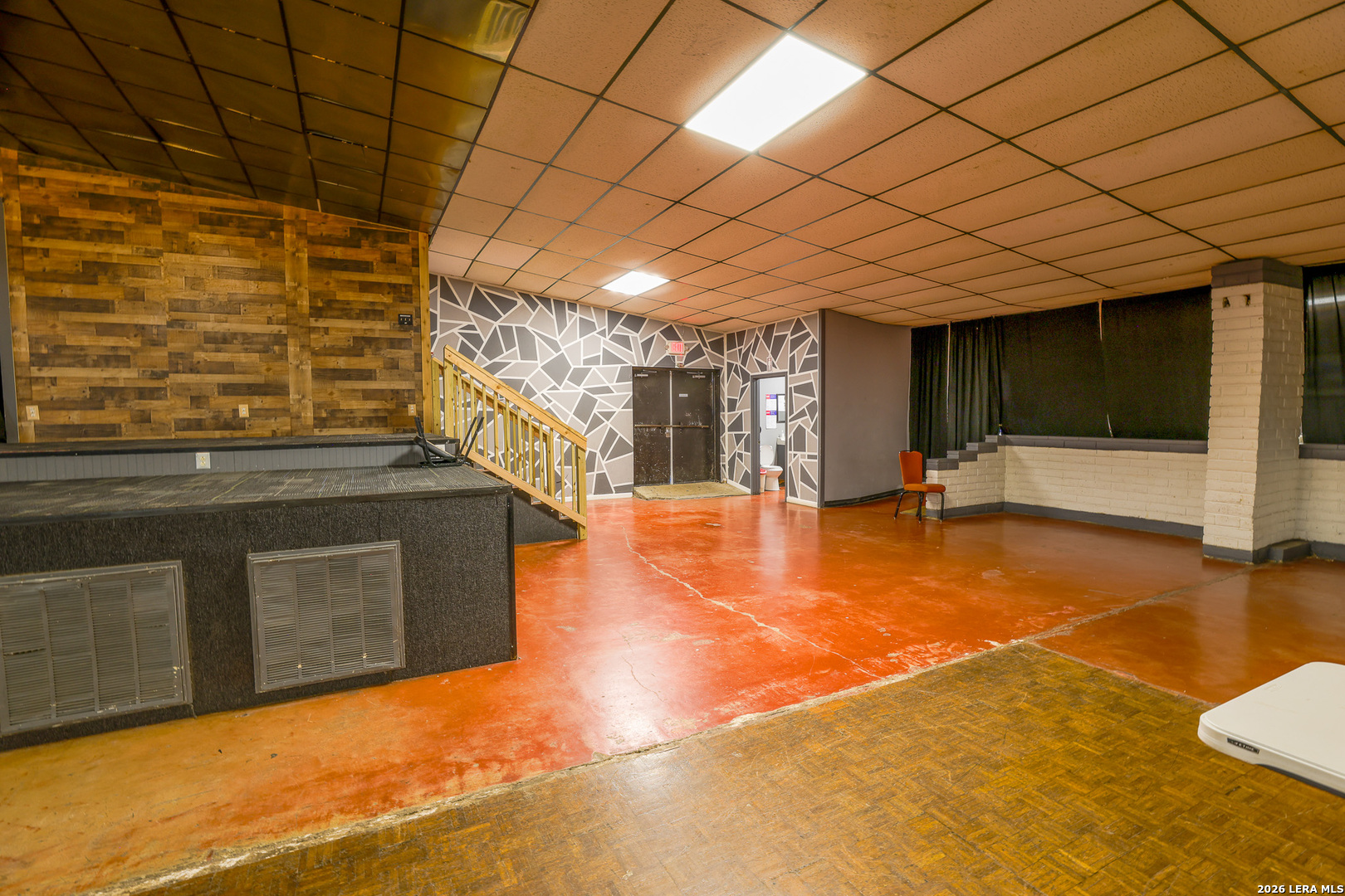 main property photo 13